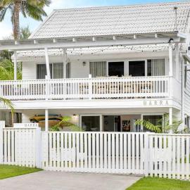 Barra Luxe Beach House 4BR Yaroomba Beach Stay, khách sạn ở Yaroomba