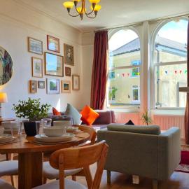 Chic Salisbury City Centre 2-Bedroom Serviced Accommodation-Apartment, Near Train station - Tirgo Collection, hotell sihtkohas Salisbury