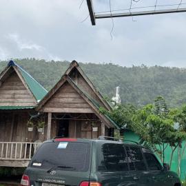Chamka Sne LyLy Resort, hotel in Phumĭ Stœ̆ng Chral