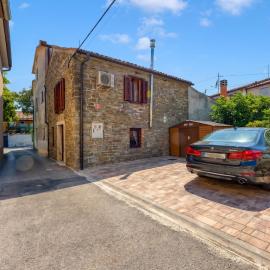 Anton's Istrian Stone House near Koper - Happy Rentals