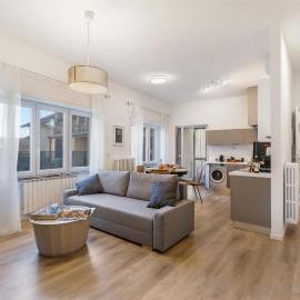 Gaia on Stresa Hill: 2BR with AC and Outdoor Space - Happy Rentals