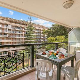 Daturas Bright Apt with Balcony - Happy Rentals