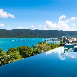 'The Point' Whitsunday Escape with Ocean Views, hotel in Shute Harbour