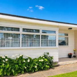 Relaxing chalet, 77 Sunbeach Holiday Park, California Rd, Scratby, Sleeps 7, pet friendly, 300m to the Beach, hotel i Scratby