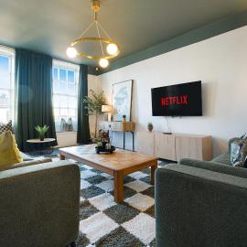 Norton 2BR Apartment Sleeps 4 by Stay With Us