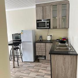 Yolonwabo Bed and Breakfast