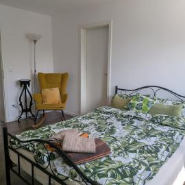 Komfort-Apartment bei Erlangen mit Parkplatz & Balkon