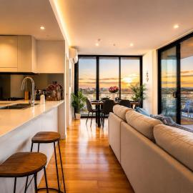 Luxury 3BR Ocean View Apartment Heated Pool Beach, WIN & Eat Street and 2 car parks