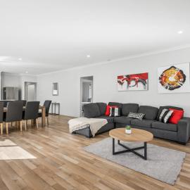 Family Stay Near Wineries & Cuddly Animal Farm – hotel w mieście West Swan