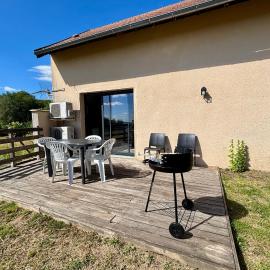Casa Beynat - 4 pers - Lac de Miel à 1km - climatisé - parking - Beynat, hotel em Beynat