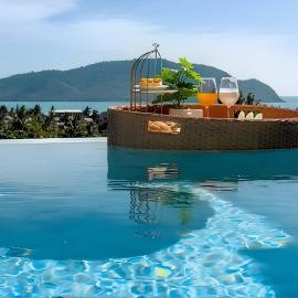 The Salin Seaview Villas by Homelink، فندق في Ban Kata