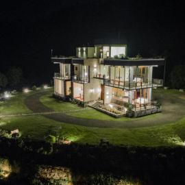 Beverly Hills Retreat, hotel a Kandilpana