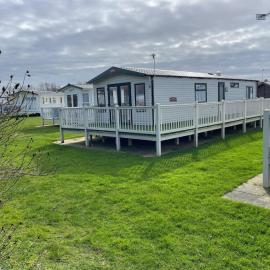 Modern 4 Berth Caravan With Decking At Manor Park, Hunstanton Ref 23002H