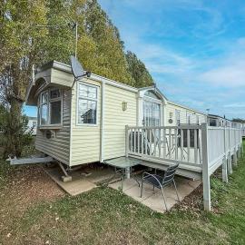 Lovely Caravan At Manor Park, Nearby Hunstanton Beach In Norfolk Ref 23029T, Hotel in Hunstanton