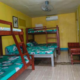 Vilma Transient House, hotel a Bolinao