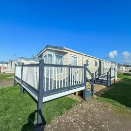 Homely Caravan With Decking At Manor Park, Hunstanton Ref 23036C, hotel in Hunstanton
