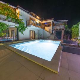 Casa MiA، فندق في Linardići