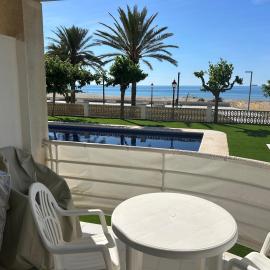 Right on the beach – hotel w Cubelles