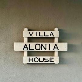 Villa Alonia House