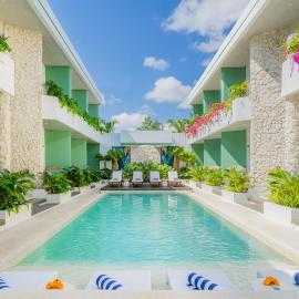 Lomo Boutique Hotel & Villlas, Uluwatu، فندق في Uluwatu