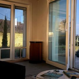 Super holiday at Corner House with pool access, hotel a Tarcal