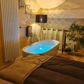 3-Raum-Kuschelnest mit Privatsauna und Whirlwanne, hotel a Großharthau