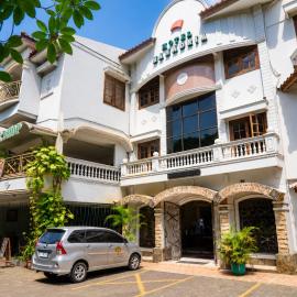 Mahadria Hotel Serang by Tripletree, hótel í Banjar
