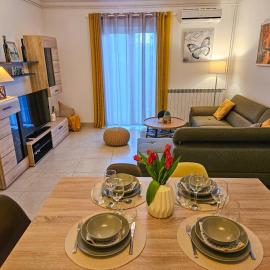 Apartman Ruza 1, hotel v destinácii Poljane