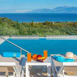 Family Villa Portes with panoramic view!