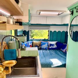 Luxury caravan at Bohemian lodge, hotel in Kisapáti