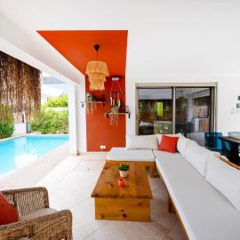 Luxury Vacation Seaside Villa with Privacy
