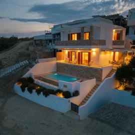 Villa Marelia - Seafront villa with infinity pool