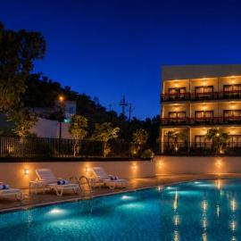 Ullasa by Aranyam Luxury Resort Udaipur, hotel a Nāi
