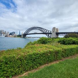 Stay in Our Historic 3 Bedroom Home Just a Short Walk to Sydney CBD Sydney Opera House and The Rocks โรงแรมในซิดนีย์