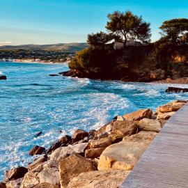 Single-storey villa 110 m2, garden, near the beach, Saint-Cyr-sur-Mer, hotel a Les Lecques