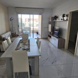 Simone House, hotel i Montesilvano
