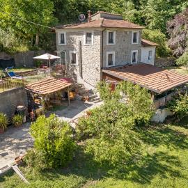 La Casa di Pietra - Maissana, hotell sihtkohas Maissana
