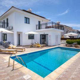 Melia Villa II by Nomads, hotel a Kissonerga