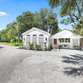 Flamingo Cove Cottage