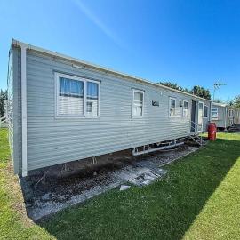 Dog Friendly 10 Berth Caravan At Dovercourt Holiday Park In Essex Ref 44606J