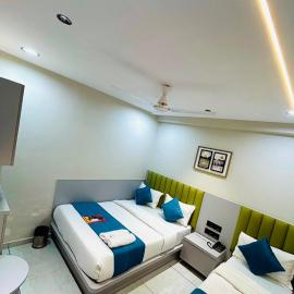 अहमदाबाद में, होटल hotel shiva inn