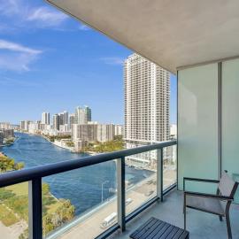 Canal View Studio - Resort Perks Beach 8 Min 1904, отель в Халландейл-Бич