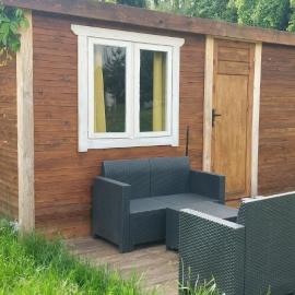 Domek GLAMPING PLUS na Polu namiotowym RADOŚĆ, hotel in Tarasiuki