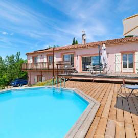 Chez Denis, piscine, vue & au calme、Belpechのホテル