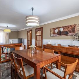 Spacious townhouse with private pool