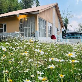 Haven Daisy Meadows - 2BR Cottage with Lawn in Changla Gali, hotel in Chāngla Gali