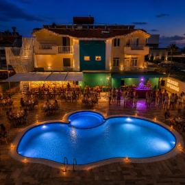 GOLDEN DAiSY HOTEL