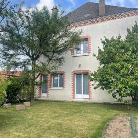 Maison de Tisserand 10 pers, hotel in Gesté
