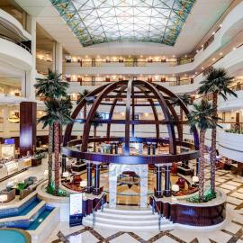 Mövenpick Grand Al Bustan, khách sạn ở Dubai