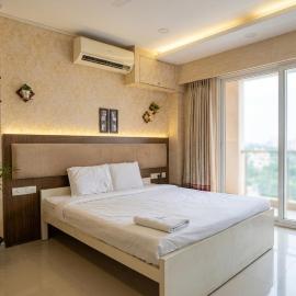 Hotel Crest Wood inn, hotel di Cochin